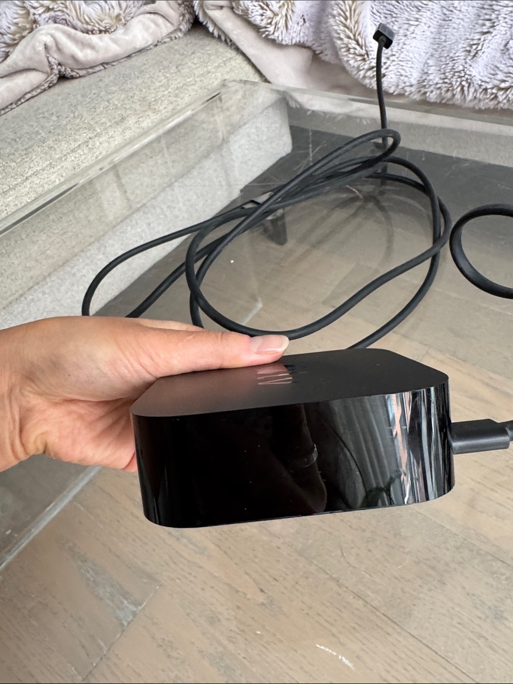 Apple TV 4K 2nd Gen 32GB A2169 - Black (No Remote, Cables Included) - Picture 4 of 5